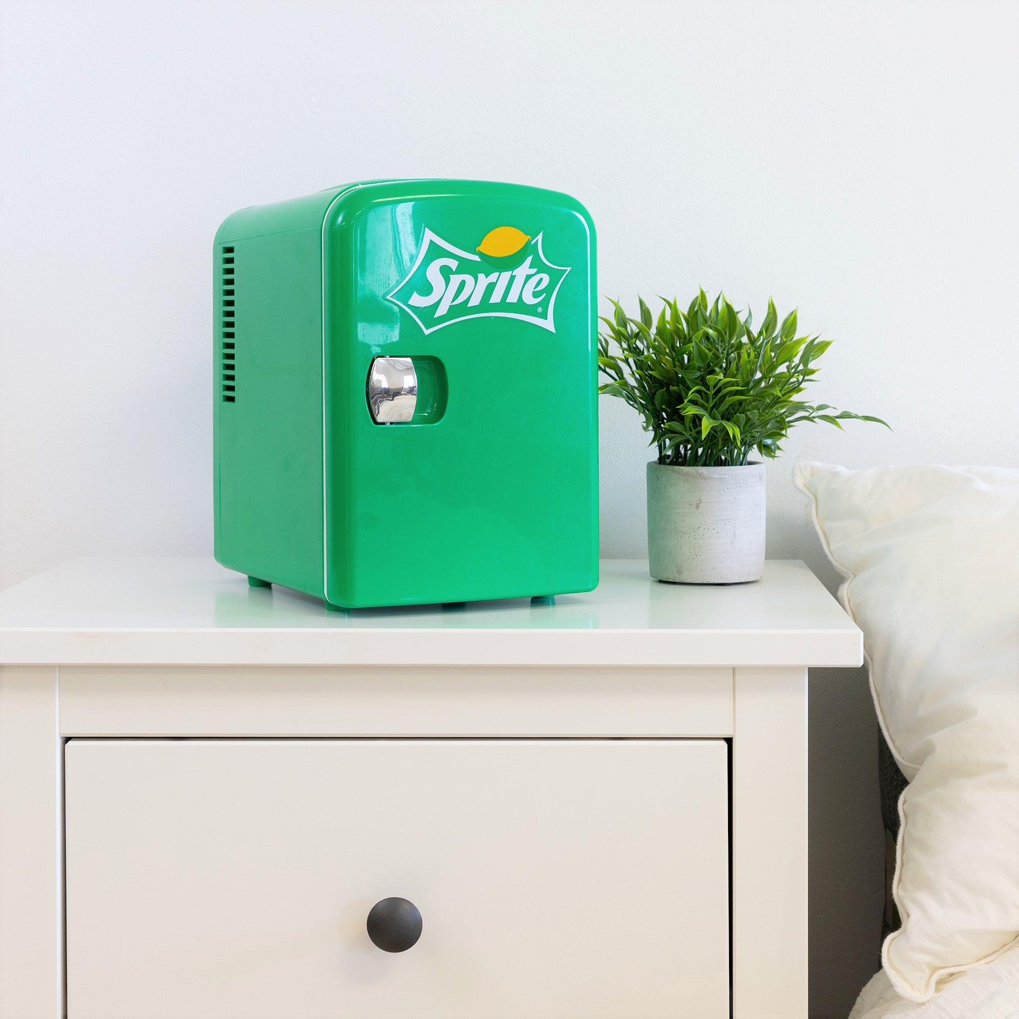 coca-cola-sprite-mini-fridge-6-can-cooler-and-warmer